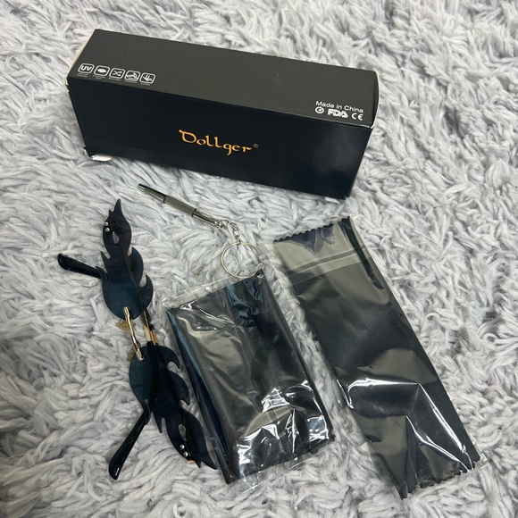 Flame Styled Sunglasses - Picture 2 of 6